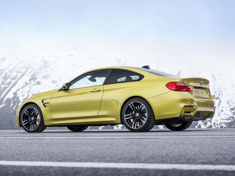  BMW M4 Coupe 2014 года  (UK) (фото 12 из 32)